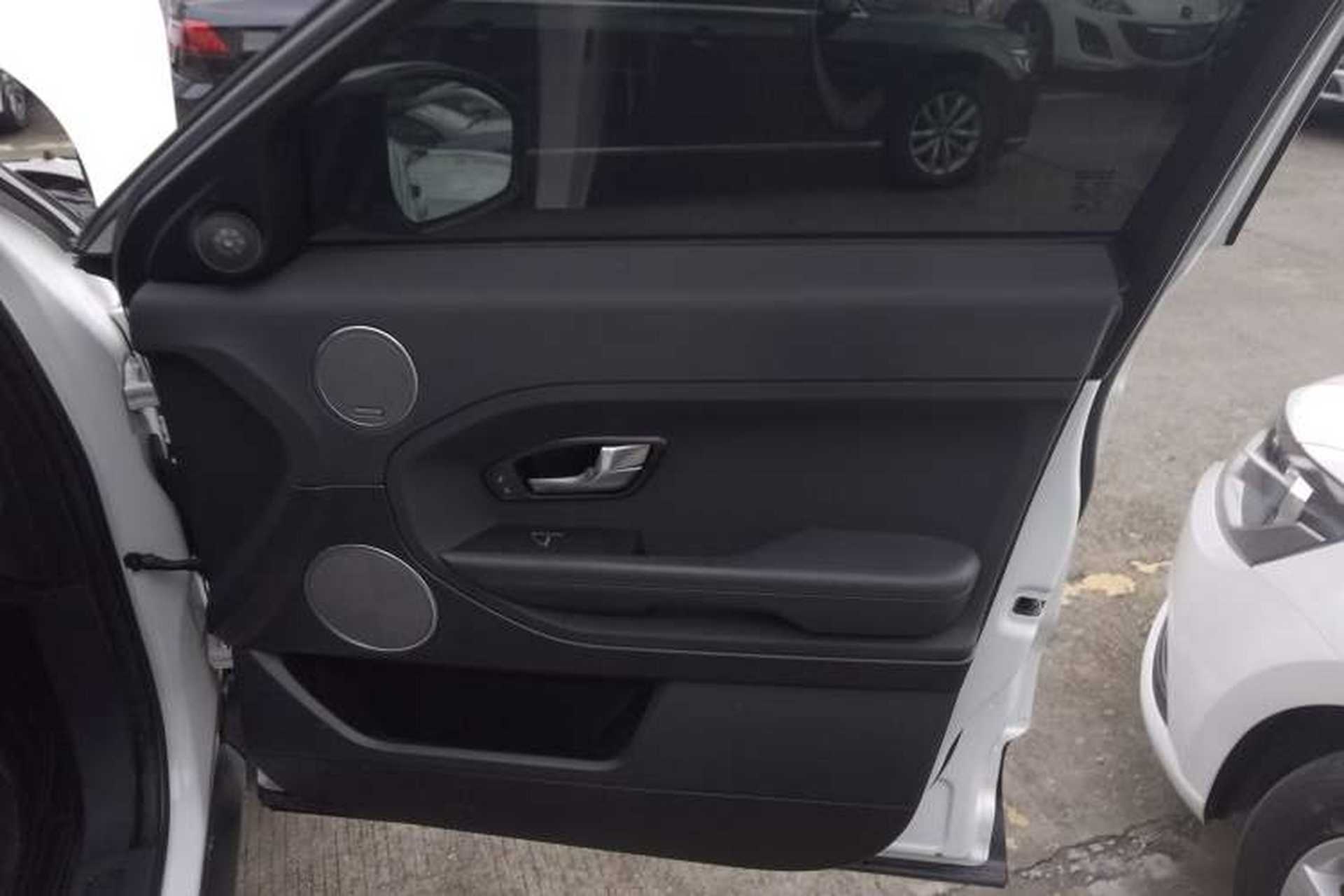 Used Land Rover Range Evoque 2015 2.0T Five-Door Zhiyao Edition Interior 5