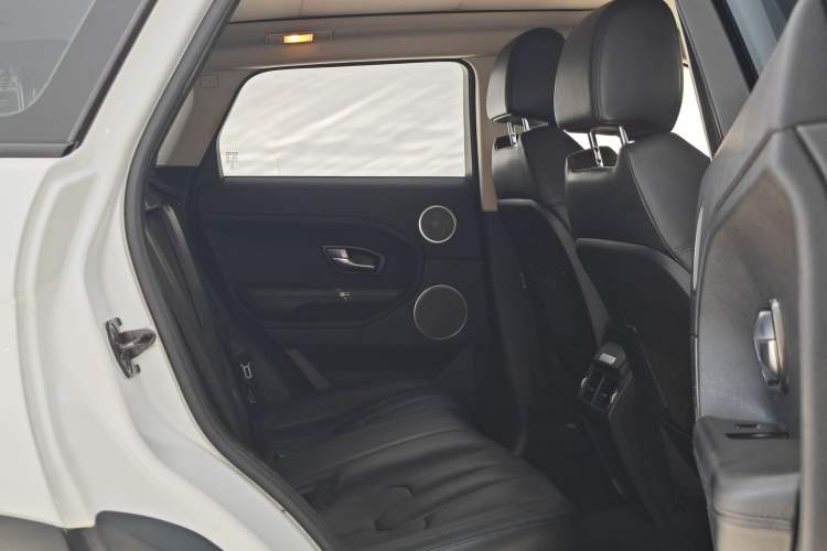 Used Land Rover Range Evoque 2015 2.0T Five-Door Zhiyao Edition Interior 5