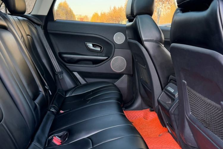 Used Land Rover Range Evoque 2015 2.0T 5-Door Luxury Edition Interior 5