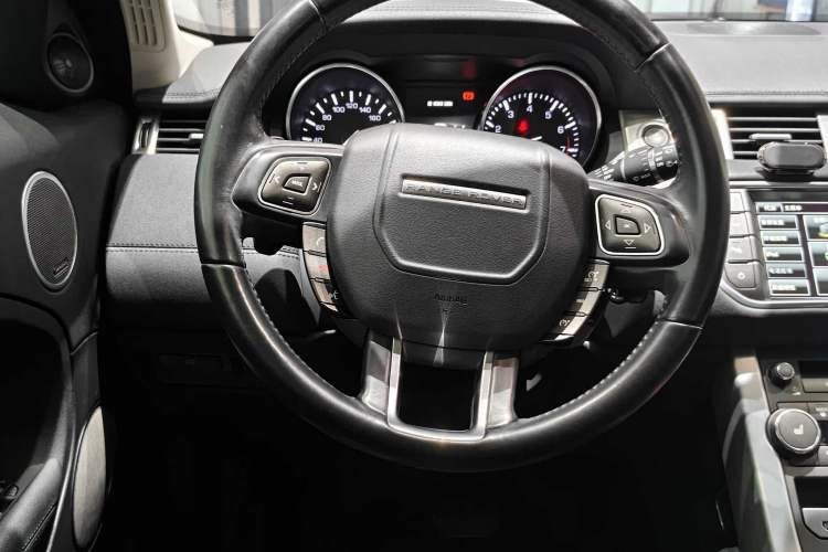 Used Land Rover Range Evoque 2015 2.0T Five-Door Zhiyao Edition Interior 6