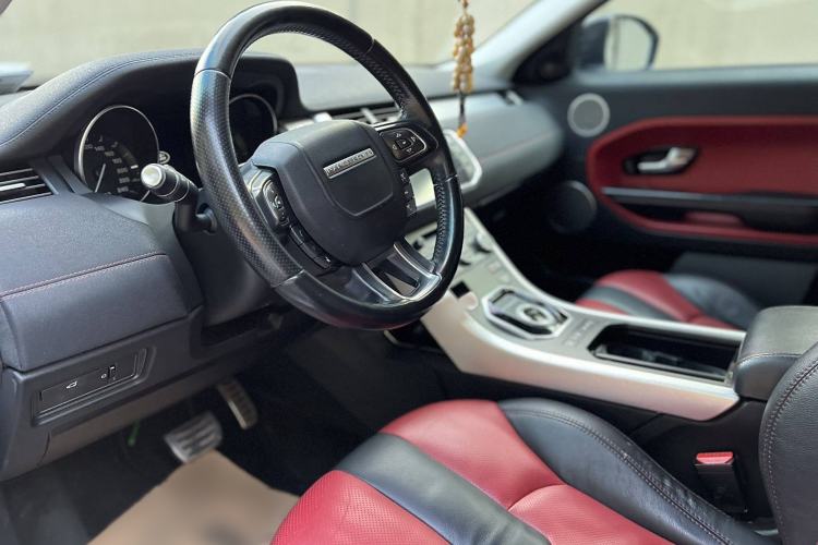 Used Land Rover Range Evoque 2015 2.0T 5-Door Ignite Edition Interior 6