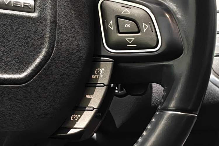 Used Land Rover Range Evoque 2015 2.0T Five-Door Zhiyao Edition Interior 8