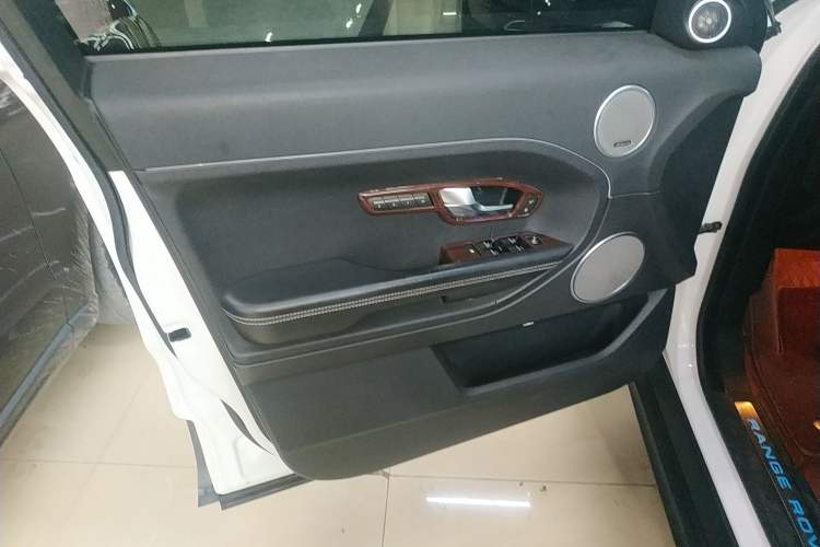 Used Land Rover Range Evoque 2015 2.0T 5-Door Ignite Edition Left Front Door Interior