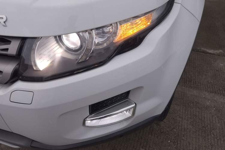 Used Land Rover Range Evoque 2015 2.0T Five-Door Zhiyao Edition Left Front Headlight