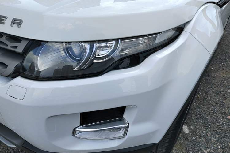 Used Land Rover Range Evoque 2015 2.0T Five-Door Zhiyao Edition Left Front Headlight