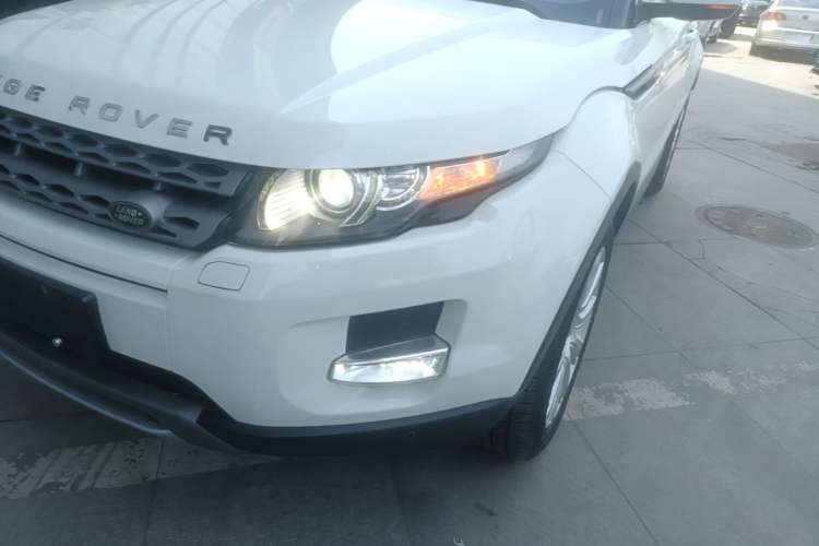 Used Land Rover Range Evoque 2015 2.0T Five-Door Zhiyao Edition Left Front Headlight