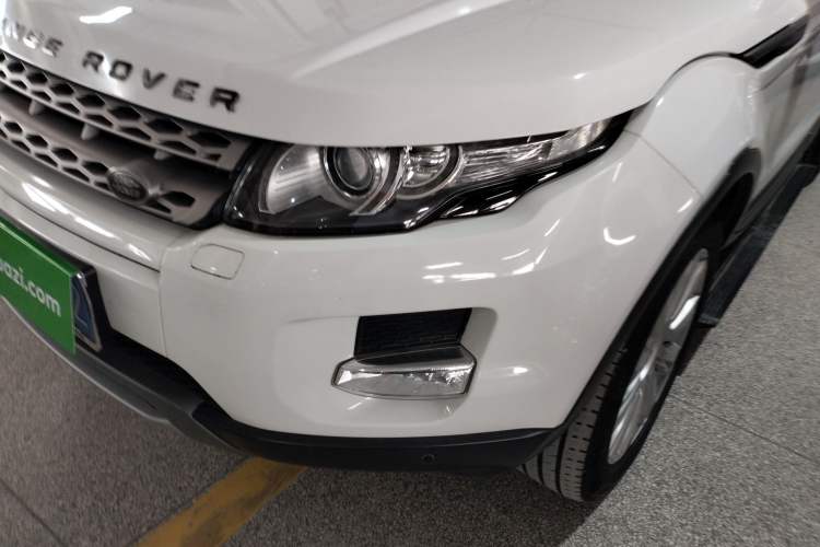 Used Land Rover Range Evoque 2015 2.0T Five-Door Zhiyao Edition Left Front Headlight