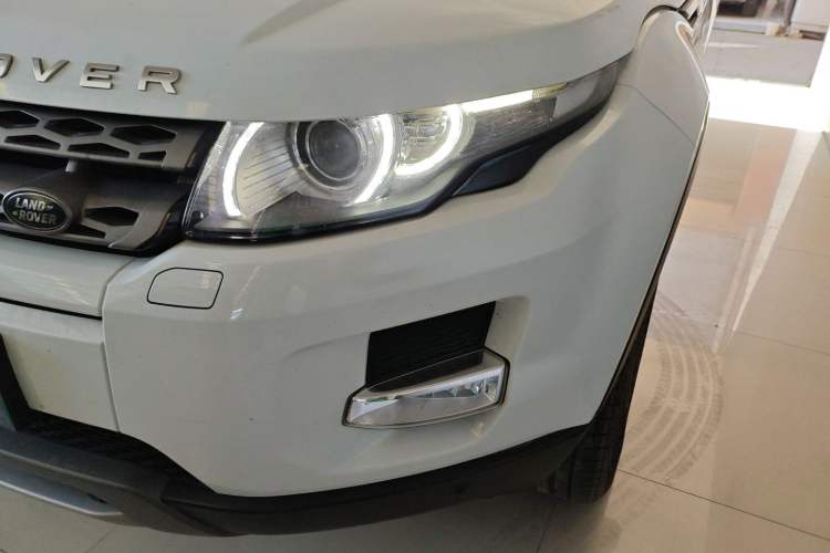 Used Land Rover Range Evoque 2015 2.0T Five-Door Zhiyao Edition Left Front Headlight