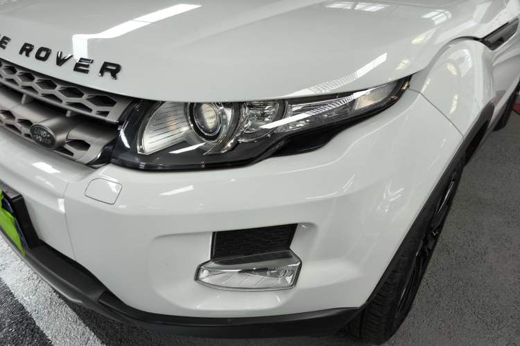 Used Land Rover Range Evoque 2015 2.0T Five-Door Zhiyao Edition Left Front Headlight