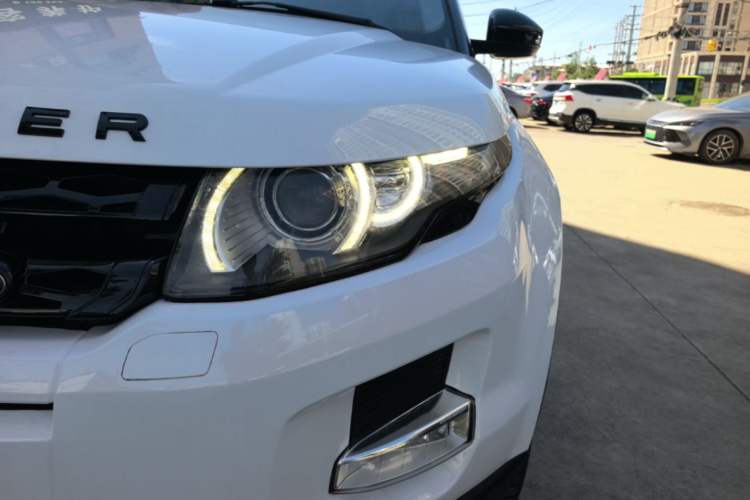 Used Land Rover Range Evoque 2015 2.0T Five-Door Zhiyao Edition Left Front Headlight