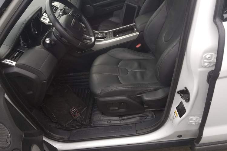Used Land Rover Range Evoque 2015 2.0T Five-Door Zhiyao Edition Left Front Seat