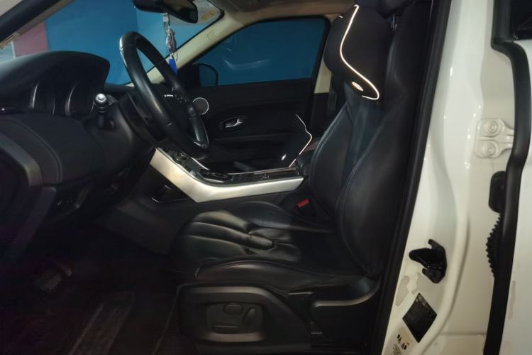 Used Land Rover Range Evoque 2015 2.0T 5-Door Luxury Edition Left Front Seat