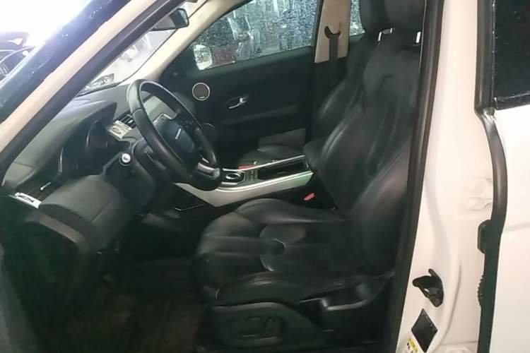 Used Land Rover Range Evoque 2015 2.0T Five-Door Zhiyao Edition Left Front Seat