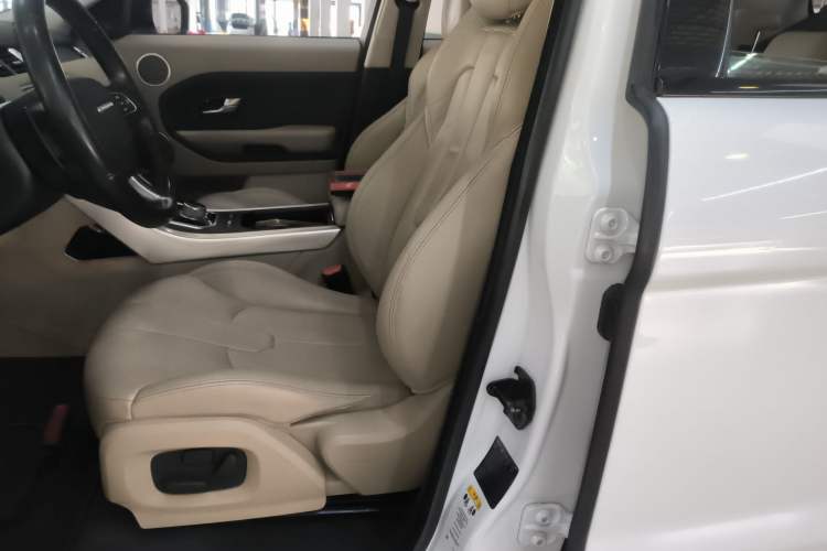 Used Land Rover Range Evoque 2015 2.0T Five-Door Zhiyao Edition Left Front Seat