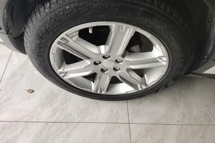 Used Land Rover Range Evoque 2015 2.0T Five-Door Sporty Edition Left Front Wheel Hub
