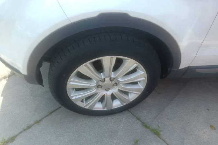 Used Land Rover Range Evoque 2015 2.0T Five-Door Zhiyao Edition Left Front Wheel Hub