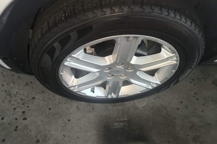 Used Land Rover Range Evoque 2015 2.0T Five-Door Sporty Edition Left Front Wheel Hub