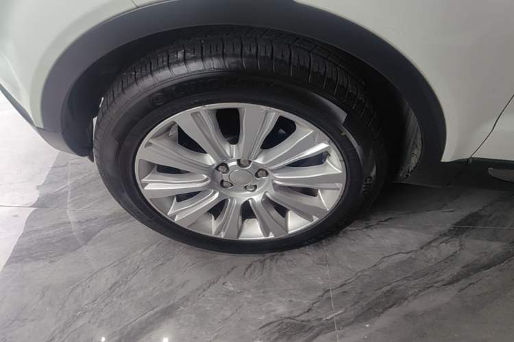 Used Land Rover Range Evoque 2015 2.0T Five-Door Zhiyao Edition Left Front Wheel Hub