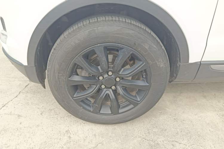 Used Land Rover Range Evoque 2015 2.0T Five-Door Fashion Edition Left Front Wheel Hub