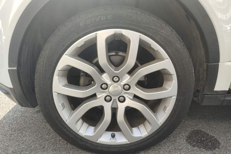 Used Land Rover Range Evoque 2015 2.0T 5-Door Ignite Edition Left Front Wheel Hub