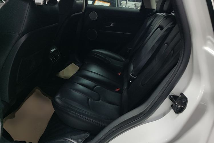 Used Land Rover Range Evoque 2015 2.0T Five-Door Zhiyao Edition Left Rear Seat