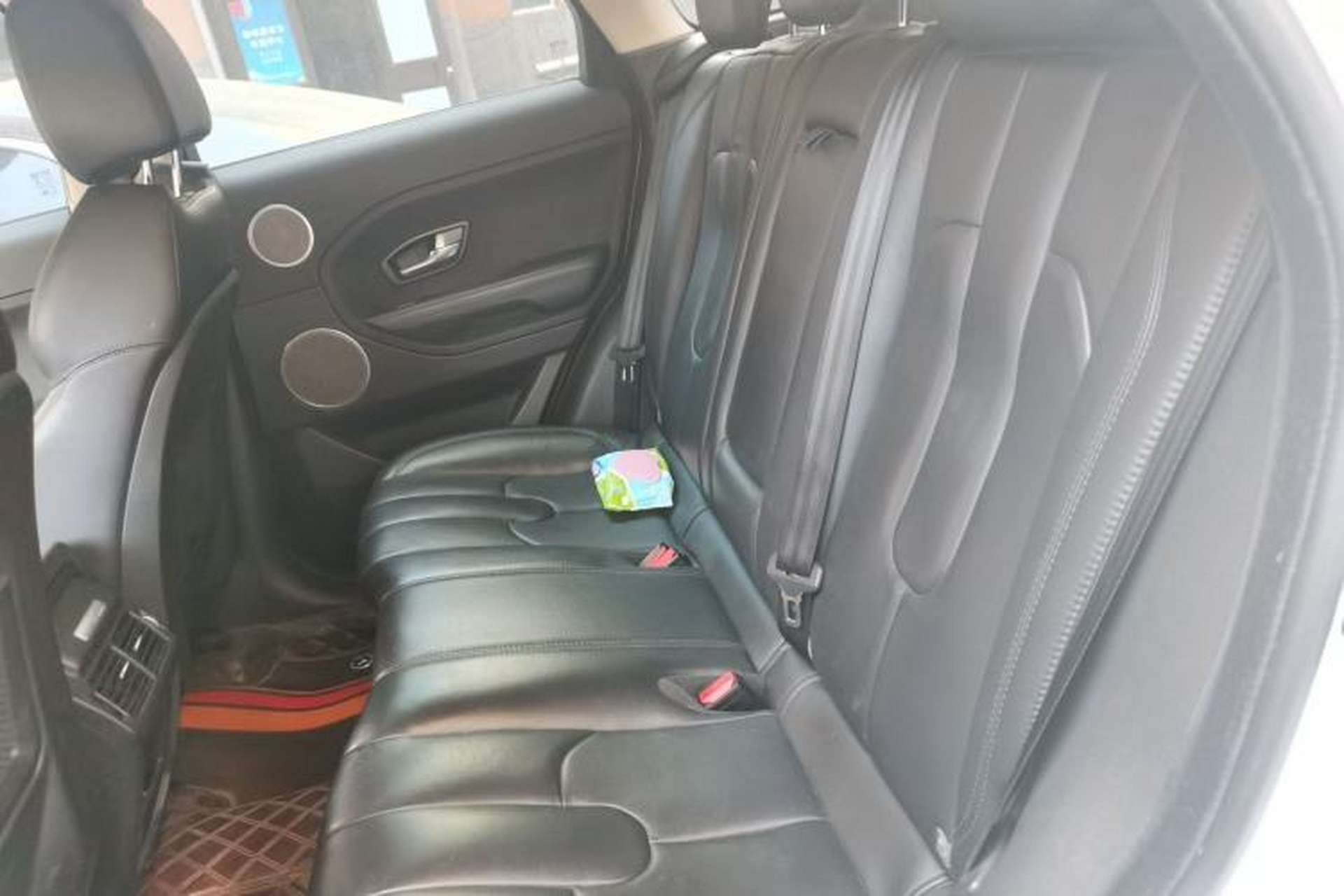 Used Land Rover Range Evoque 2015 2.0T Five-Door Zhiyao Edition Left Rear Seat