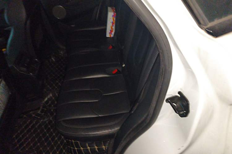 Used Land Rover Range Evoque 2015 2.0T Five-Door Fashion Edition Left Rear Seat