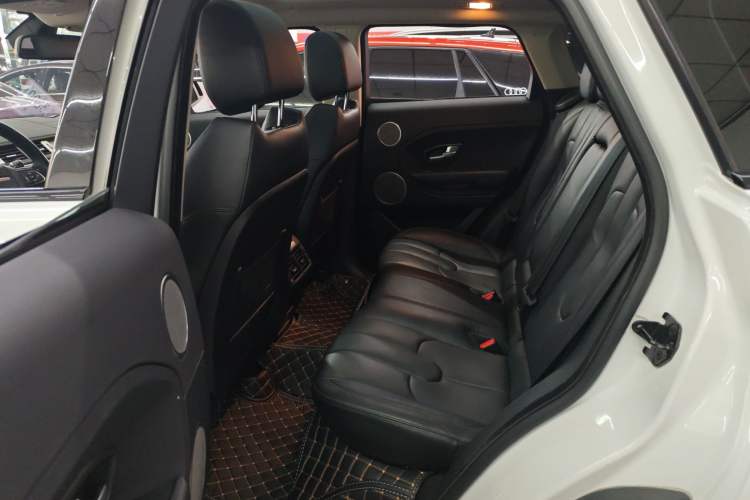 Used Land Rover Range Evoque 2015 2.0T Five-Door Zhiyao Edition Left Rear Seat