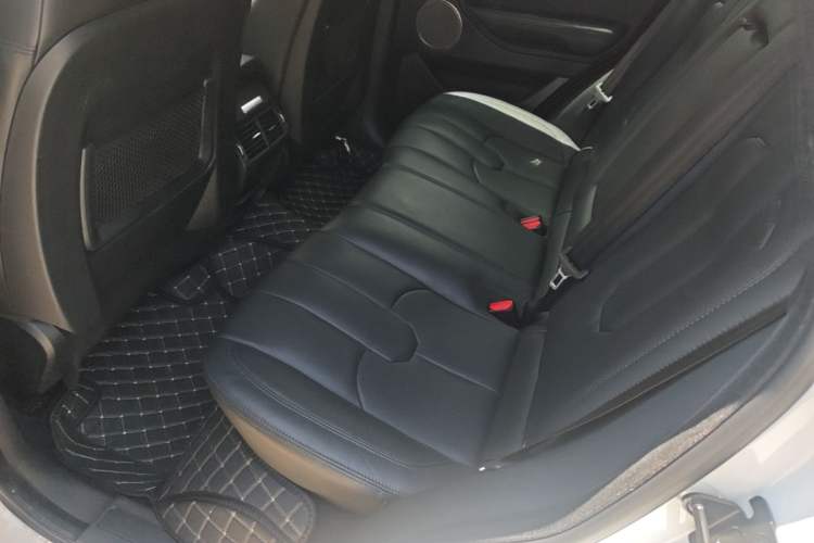 Used Land Rover Range Evoque 2015 2.0T Five-Door Zhiyao Edition Left Rear Seat