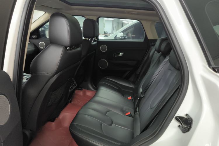 Used Land Rover Range Evoque 2015 2.0T Five-Door Zhiyao Edition Left Rear Seat