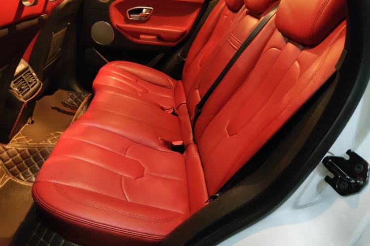 Used Land Rover Range Evoque 2015 2.0T Five-Door Zhiyao Edition Left Rear Seat