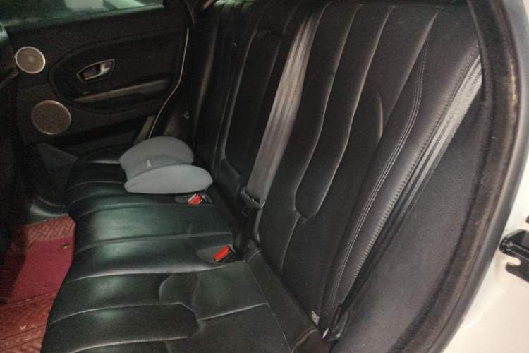 Used Land Rover Range Evoque 2015 2.0T Five-Door Zhiyao Edition Left Rear Seat