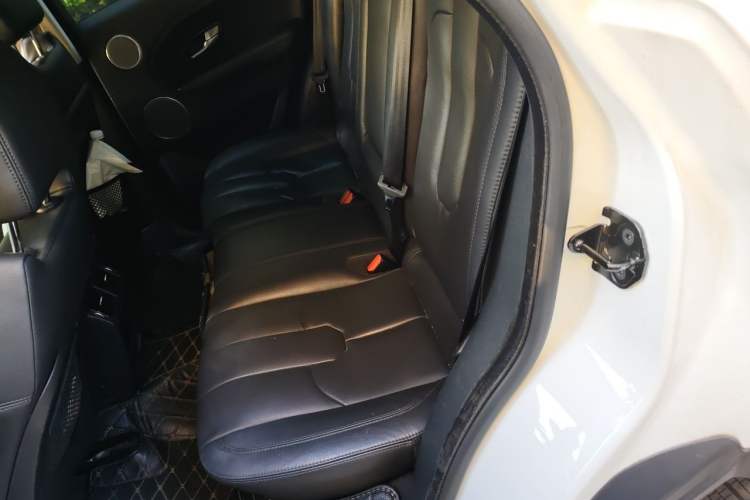 Used Land Rover Range Evoque 2015 2.0T Five-Door Zhiyao Edition Left Rear Seat