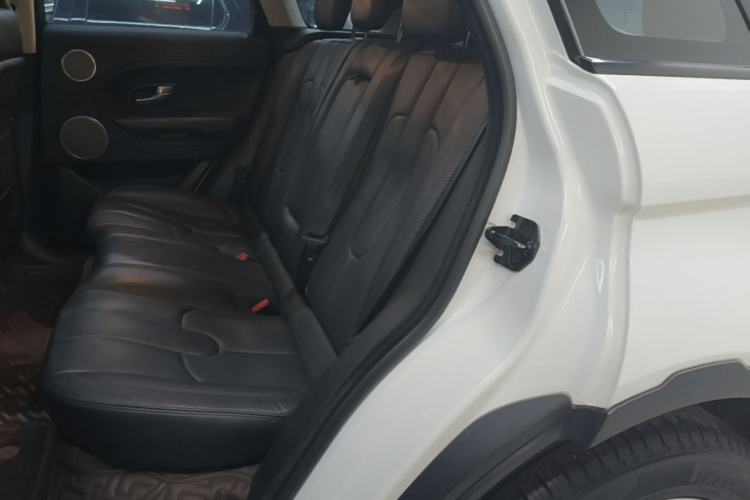 Used Land Rover Range Evoque 2015 2.0T Five-Door Zhiyao Edition Left Rear Seat