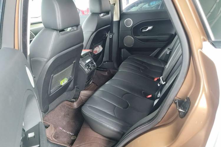 Used Land Rover Range Evoque 2015 2.0T Five-Door Zhiyao Edition Left Rear Seat