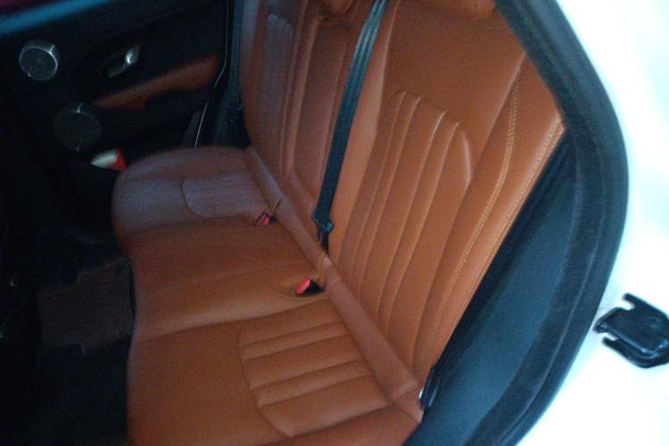 Used Land Rover Range Evoque 2015 2.0T Five-Door Zhiyao Edition Left Rear Seat