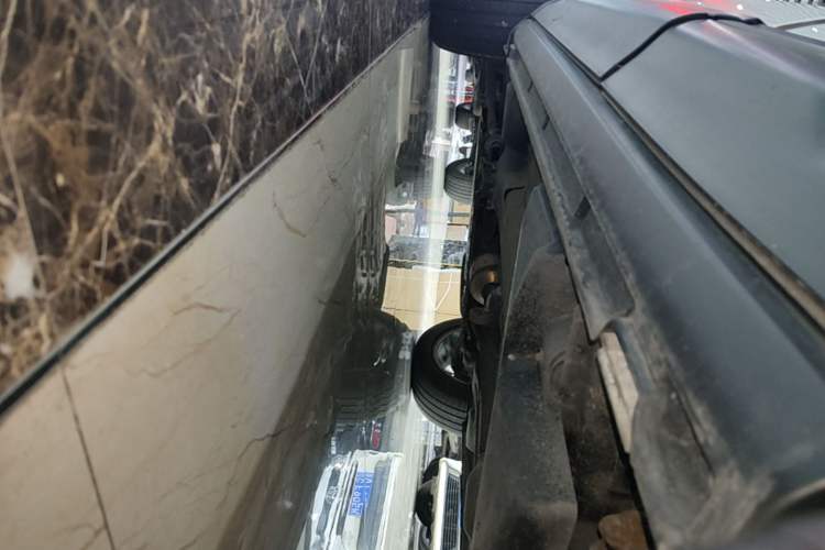 Used Land Rover Range Evoque 2015 2.0T Five-Door Zhiyao Edition Left Side Sill