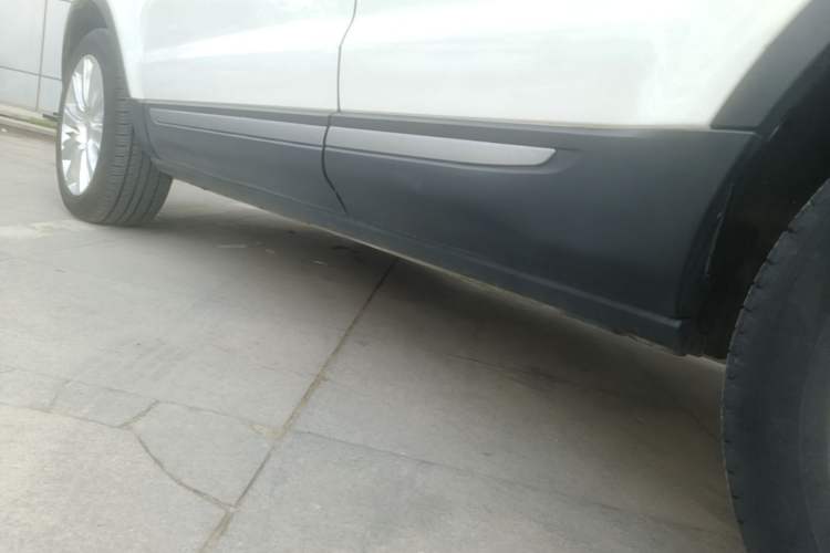 Used Land Rover Range Evoque 2015 2.0T Five-Door Zhiyao Edition Left Side Sill