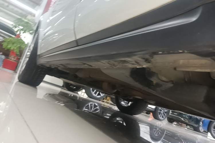 Used Land Rover Range Evoque 2015 2.0T 5-Door Ignite Edition Left Side Sill