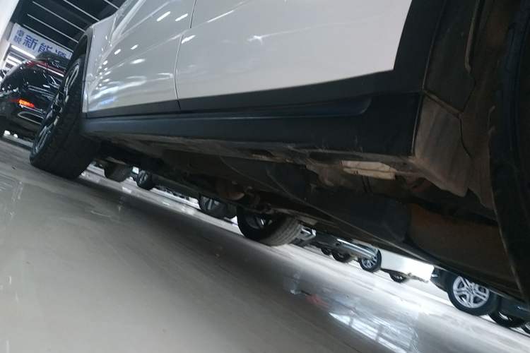 Used Land Rover Range Evoque 2015 2.0T 5-Door Ignite Edition Left Side Sill