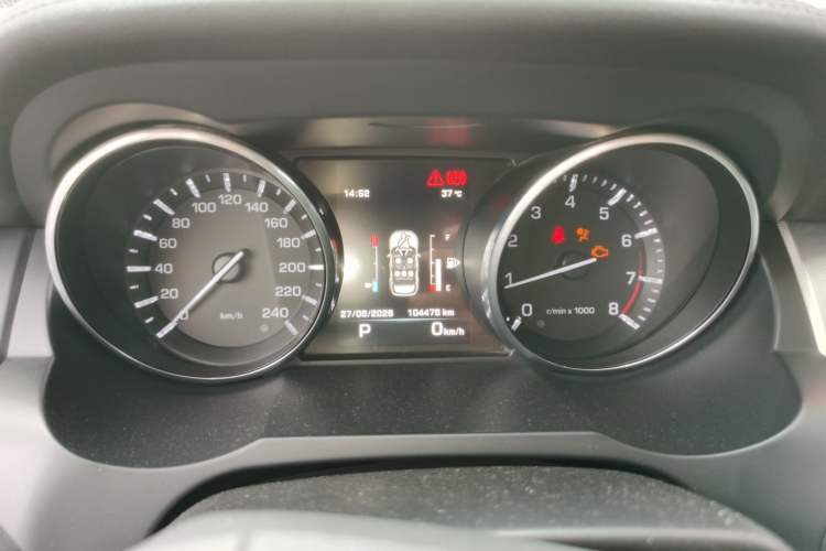 Used Land Rover Range Evoque 2015 2.0T Five-Door Sporty Edition Odometer Close Up