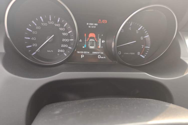 Used Land Rover Range Evoque 2015 2.0T 5-Door Ignite Edition Odometer Close Up