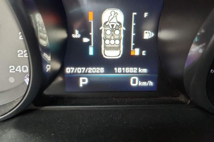 Used Land Rover Range Evoque 2015 2.0T Five-Door Sporty Edition Odometer Close Up