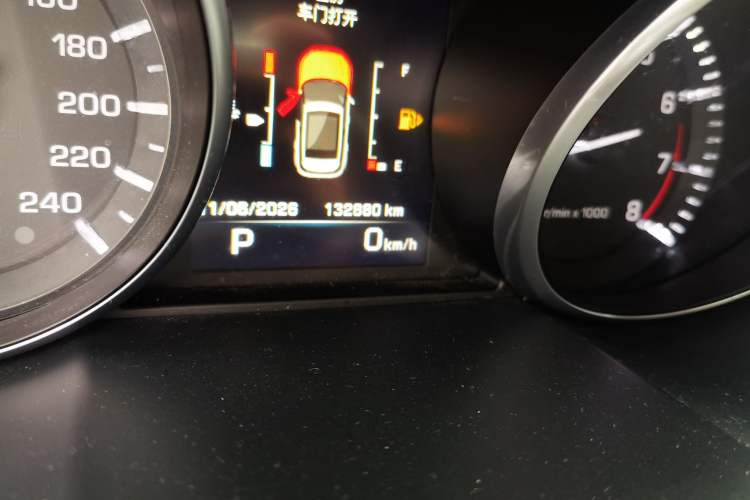 Used Land Rover Range Evoque 2015 2.0T Five-Door Fashion Edition Odometer Close Up