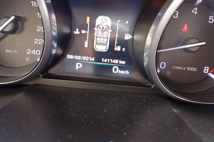 Used Land Rover Range Evoque 2015 2.0T Five-Door Zhiyao Edition Odometer Close Up