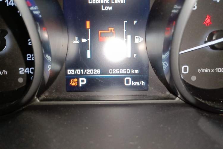 Used Land Rover Range Evoque 2015 2.0T NW8 Brit Limited Edition Odometer Close Up