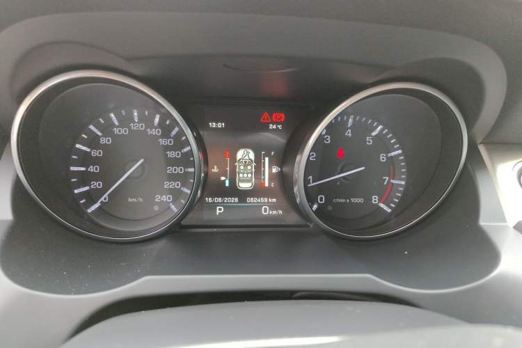 Used Land Rover Range Evoque 2015 2.0T Five-Door Fashion Edition Odometer Close Up