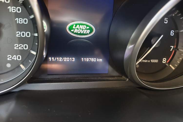 Used Land Rover Range Evoque 2015 2.0T Five-Door Sporty Edition Odometer Close Up