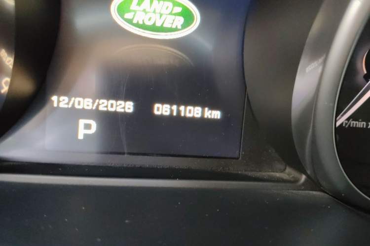 Used Land Rover Range Evoque 2015 2.0T Five-Door Fashion Edition Odometer Close Up