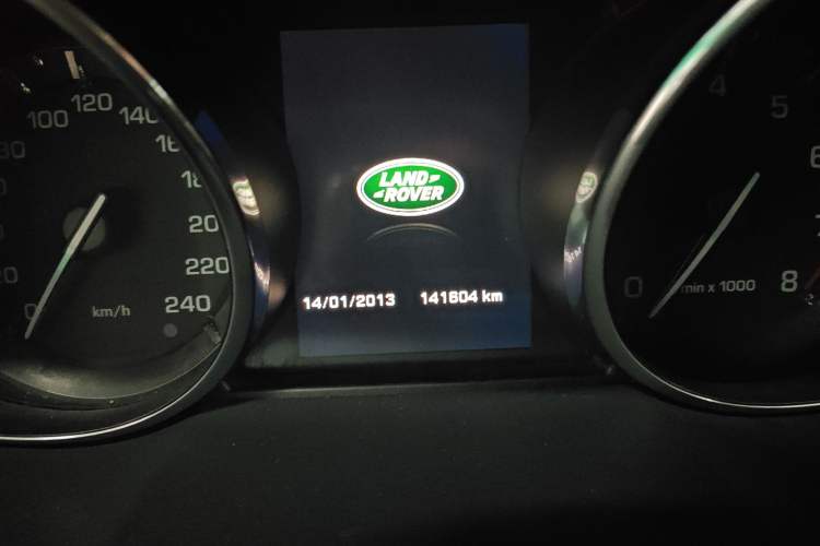 Used Land Rover Range Evoque 2015 2.0T 5-Door Ignite Edition Odometer Close Up